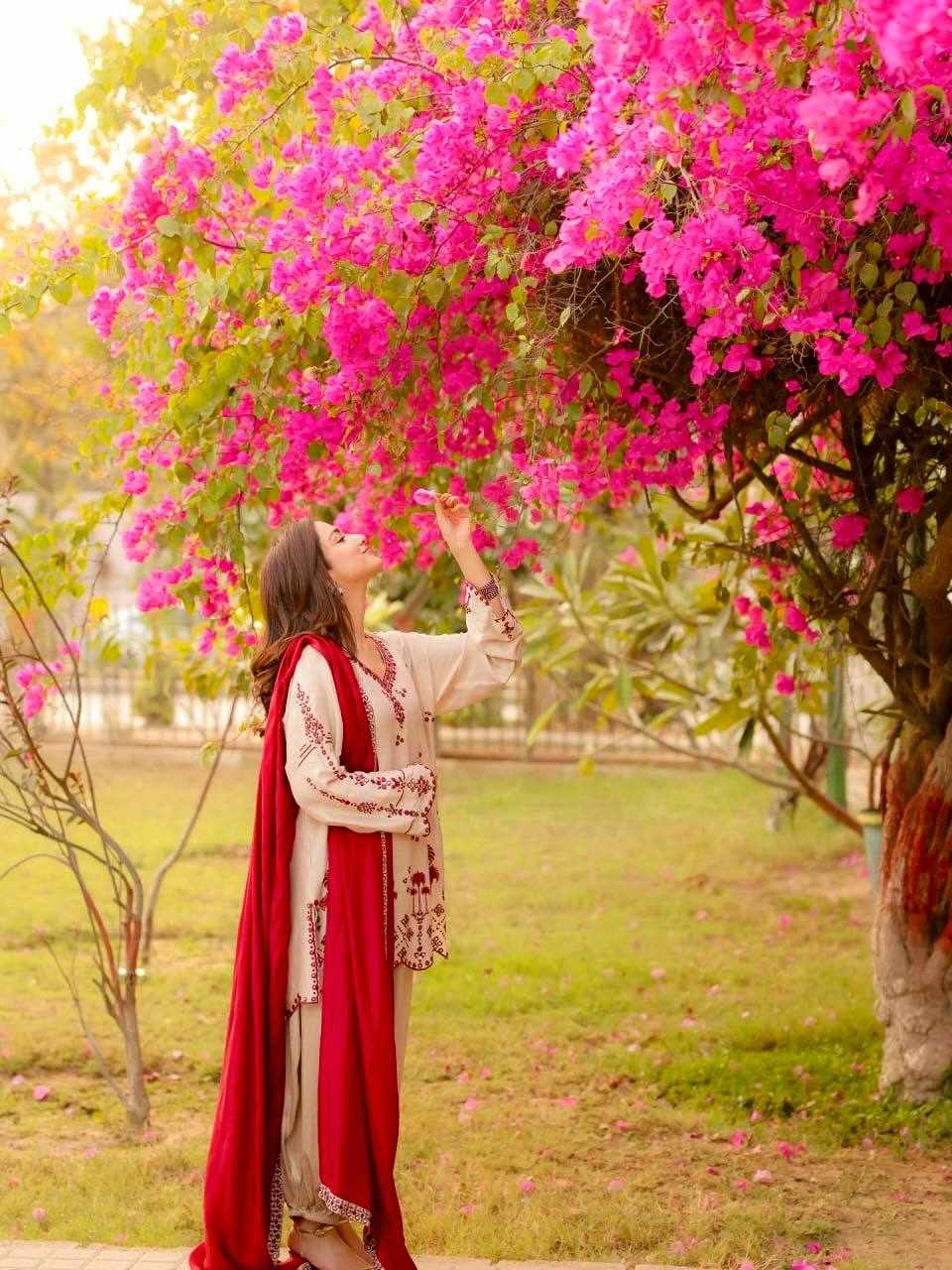 White & Red Embroidered Suit Set  (KD 1638)