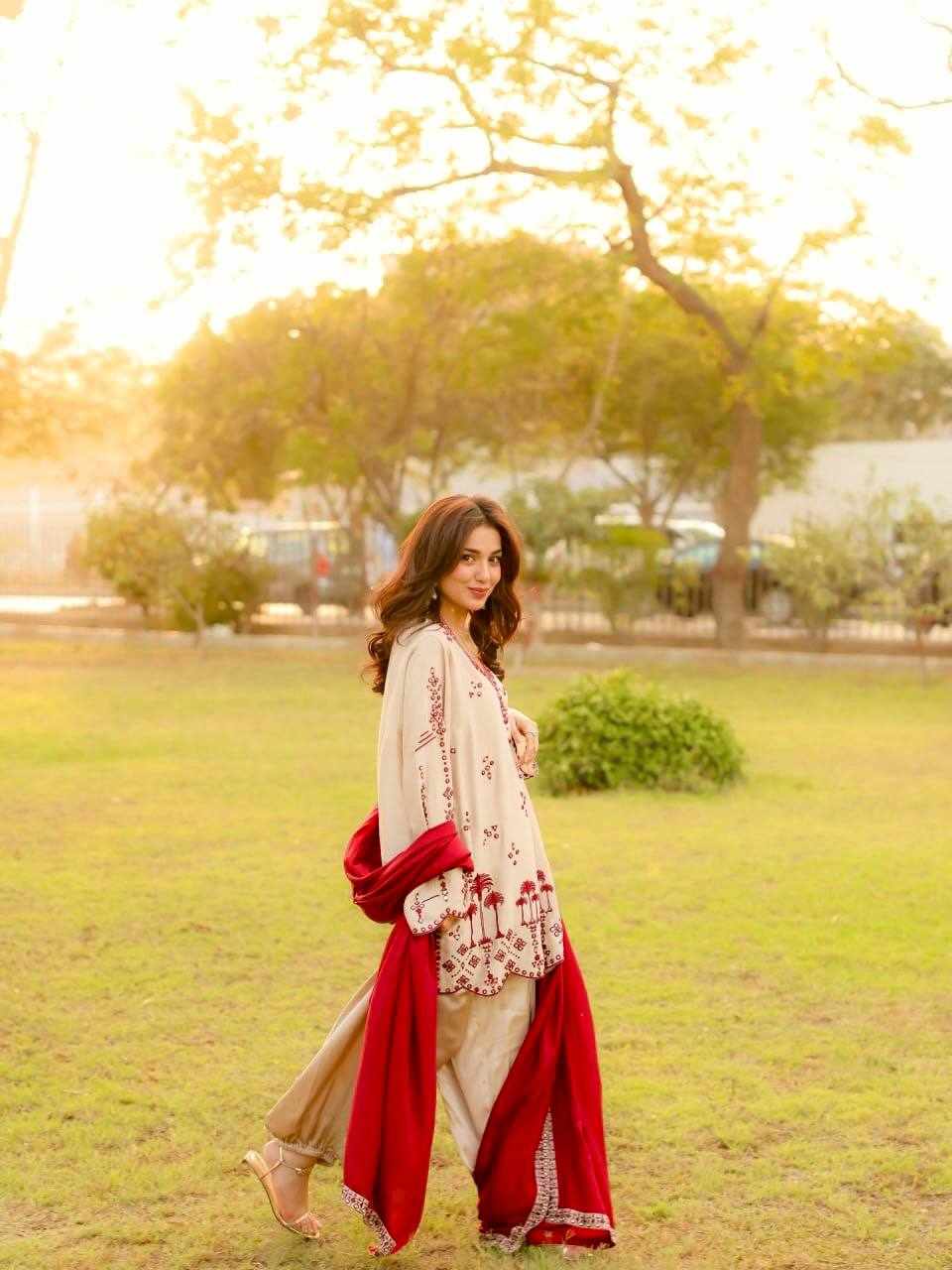 White & Red Embroidered Suit Set  (KD 1638)