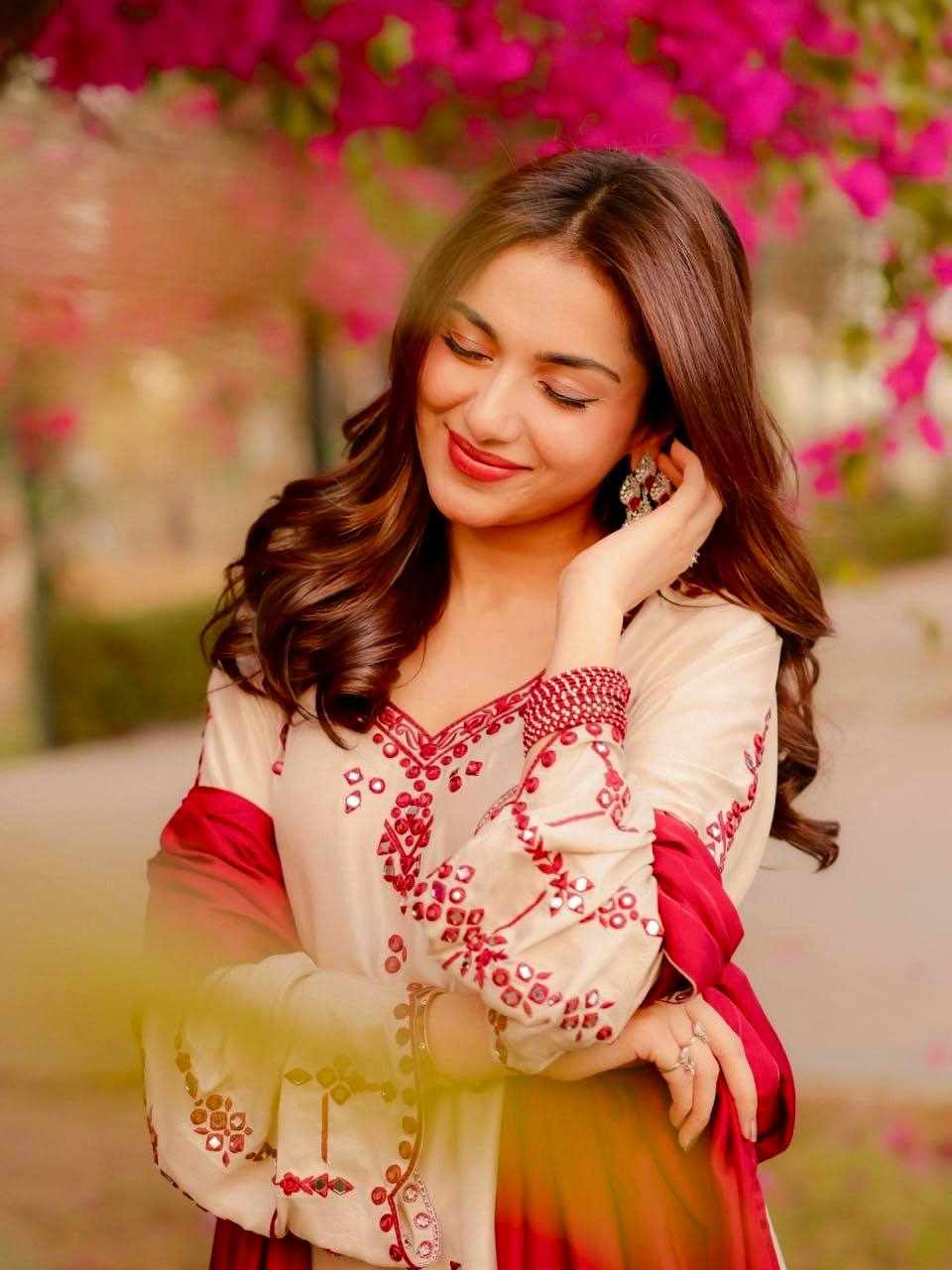 White & Red Embroidered Suit Set  (KD 1638)