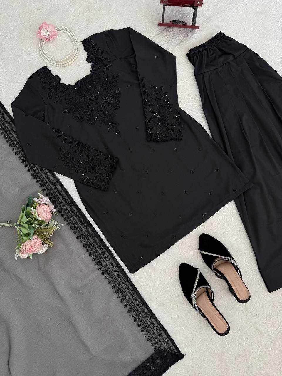 Beautiful Perfect For Festive Wear Parties & Special Occasions  (RTC 6005)