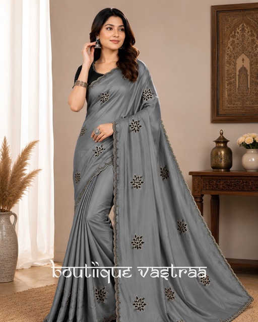 Silver Mist Bloom Saree   (PIYU 1103)
