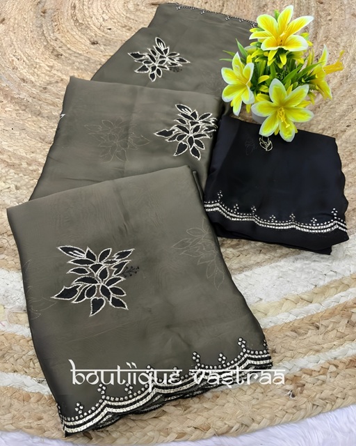 Sophisticated charcoal grey saree (PIYU 1103)