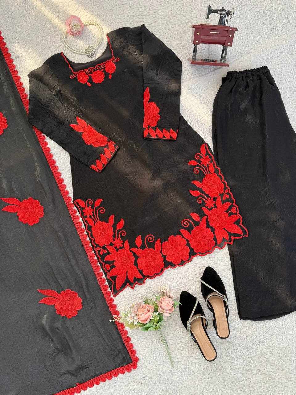 Black & Red Floral Embroidered Kurta Set RTC 6000