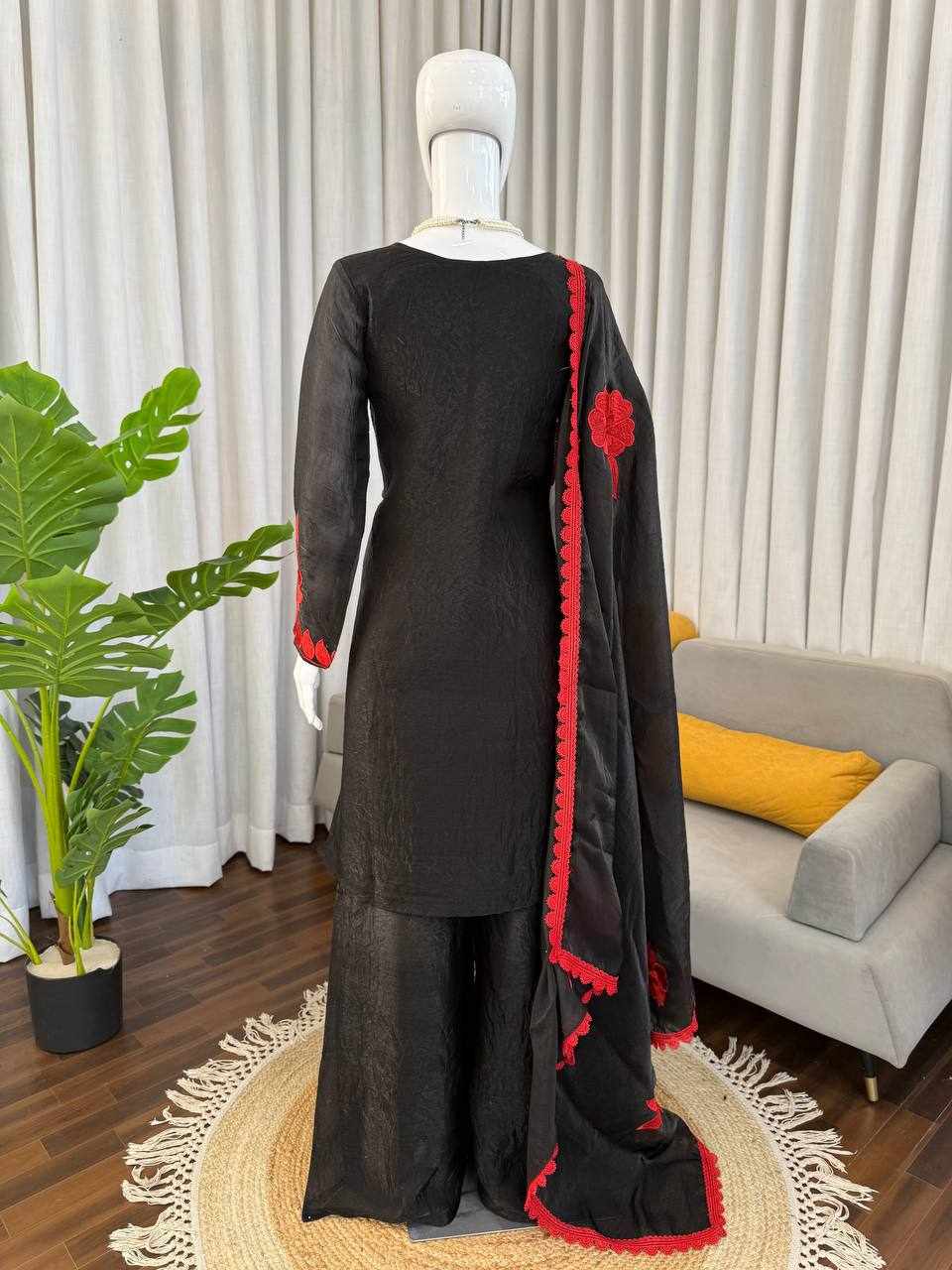 Black & Red Floral Embroidered Kurta Set RTC 6000